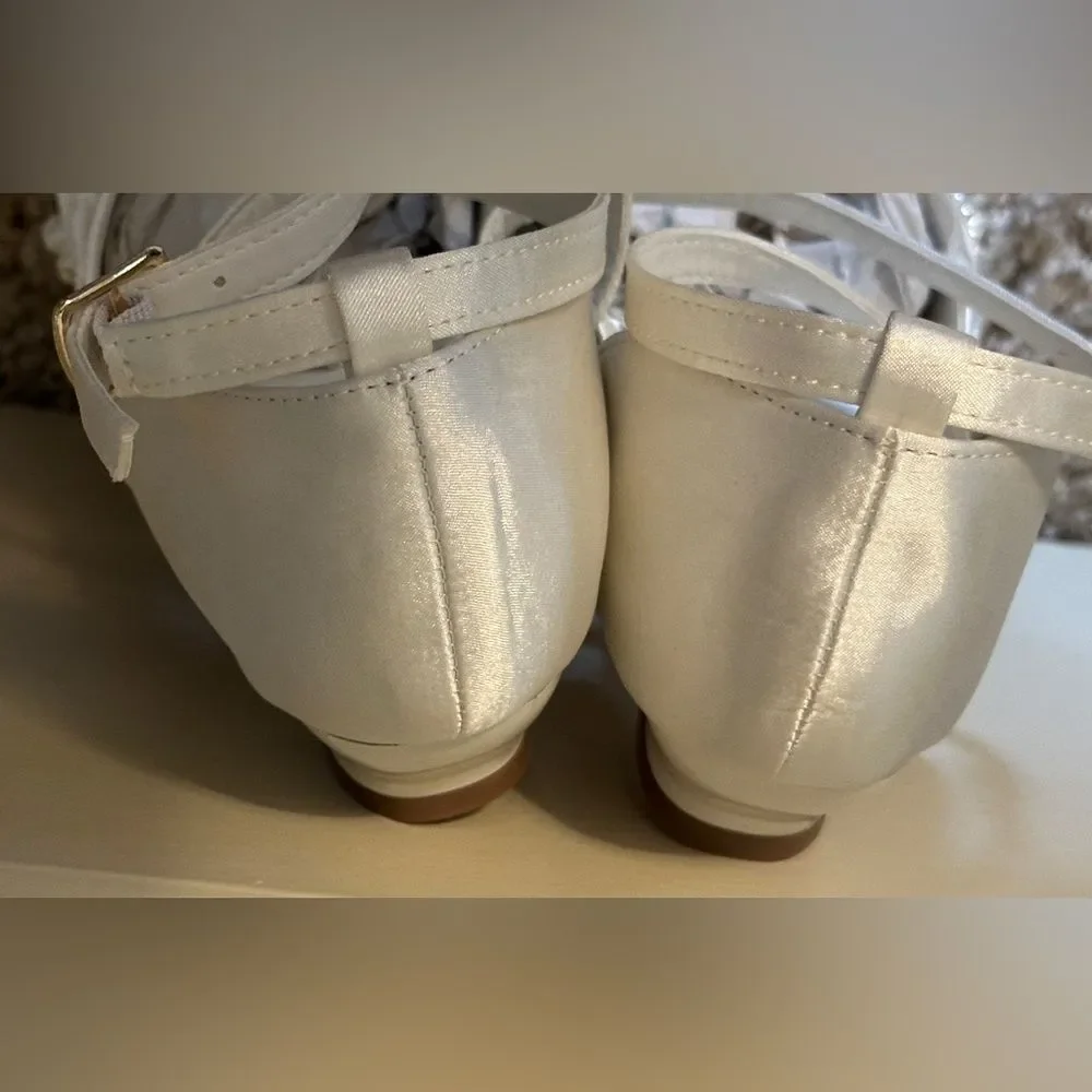 MRLOTUSNEE Girls High Heel White Flower Pearl Shoes Girls size 4.5Y NWOT